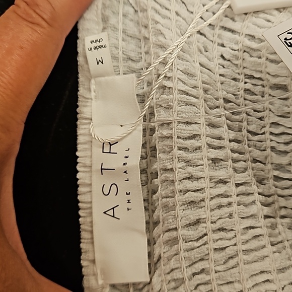 💕ASTR💕 Long Sleeve Sweetheart Neck Crop Top ~ White Medium M NWT - Picture 10 of 12